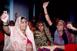 Indian women fighting against the hwar dam. New forms of solidarity are required 