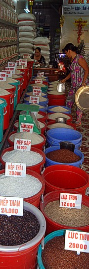 One shop, many rice varieties (Vietnam)